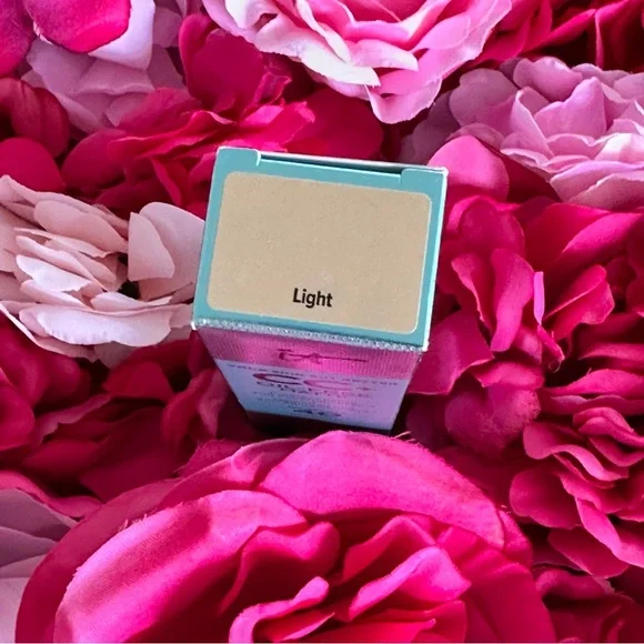 CC+ CREAM NATURAL MATTE FOUNDATION WITH SPF 40 NEW IN BOX | LIGHT + Brush - Picture 3 of 6